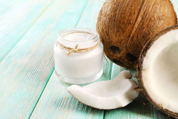 Coconut Oil and Acne: Does Coconut Oil Help Acne?